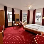 Astoria 4*