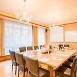 Astoria Hotell 4*