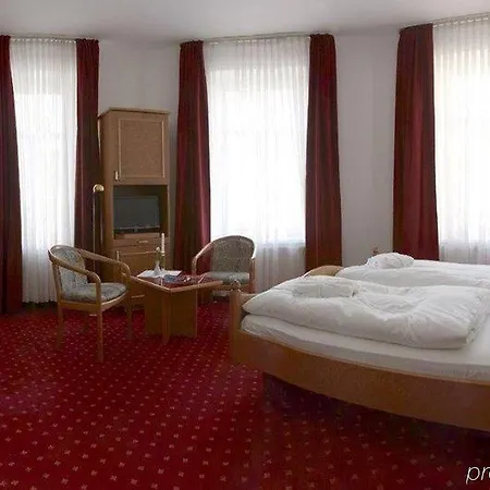 Astoria لبسيا