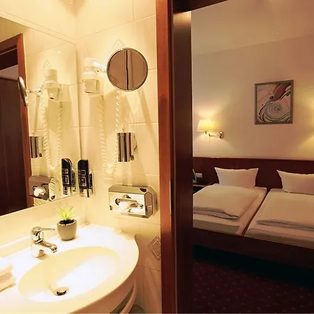 Astoria Hotel 4*