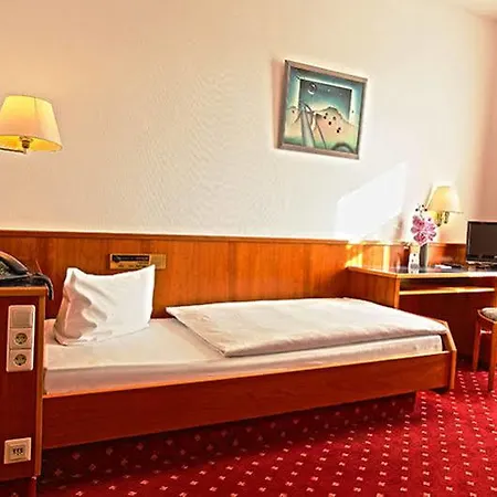 Astoria Hotel 4*